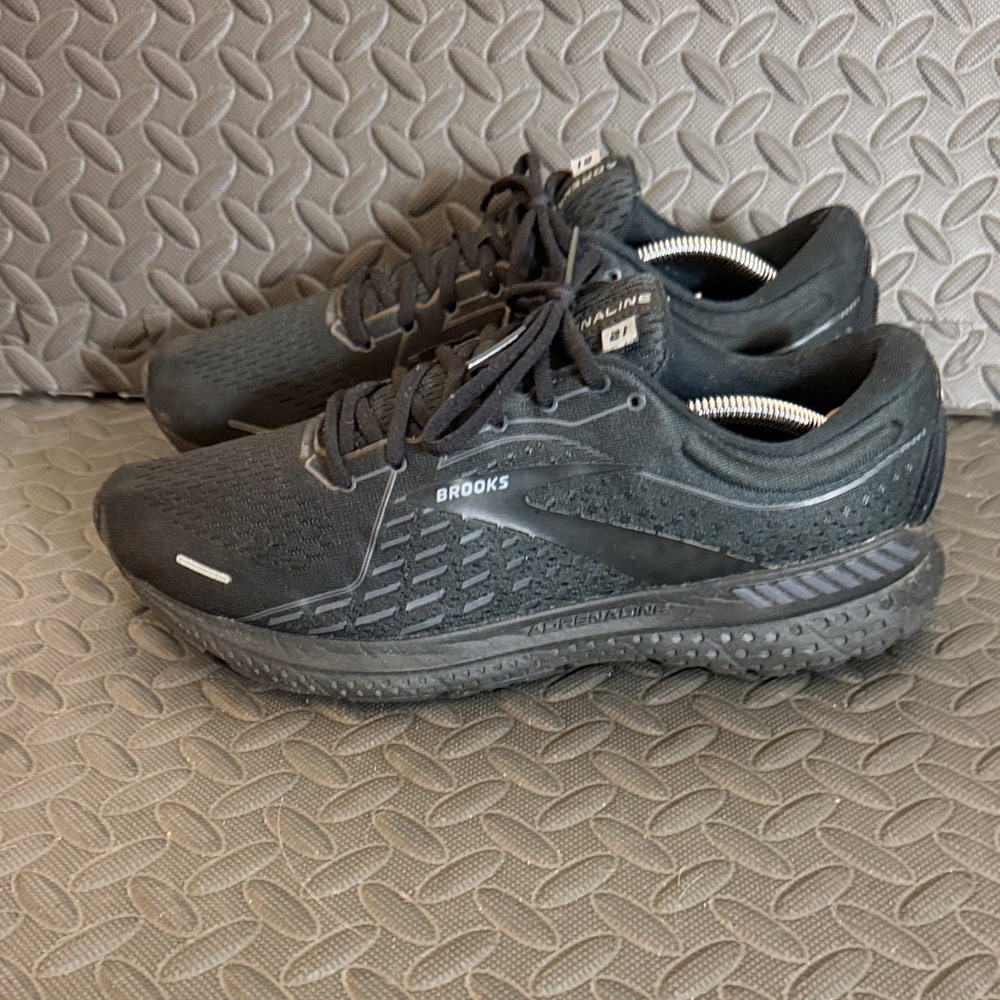 Brooks Adrenaline GTS 21 Running Shoes Size 11 Wide (2E) Triple Black Color